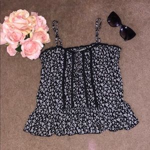 🌸Forever 21: Black floral tank top
